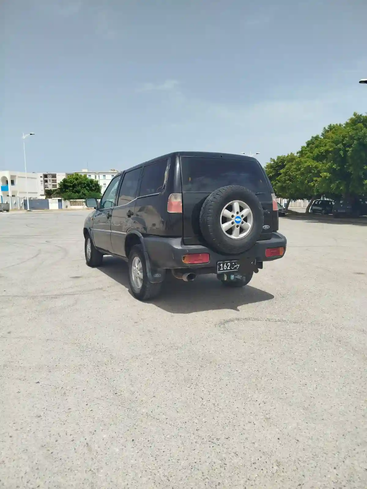 4x4 Ford Maverick 7 Places à Nabeul - Vue 2