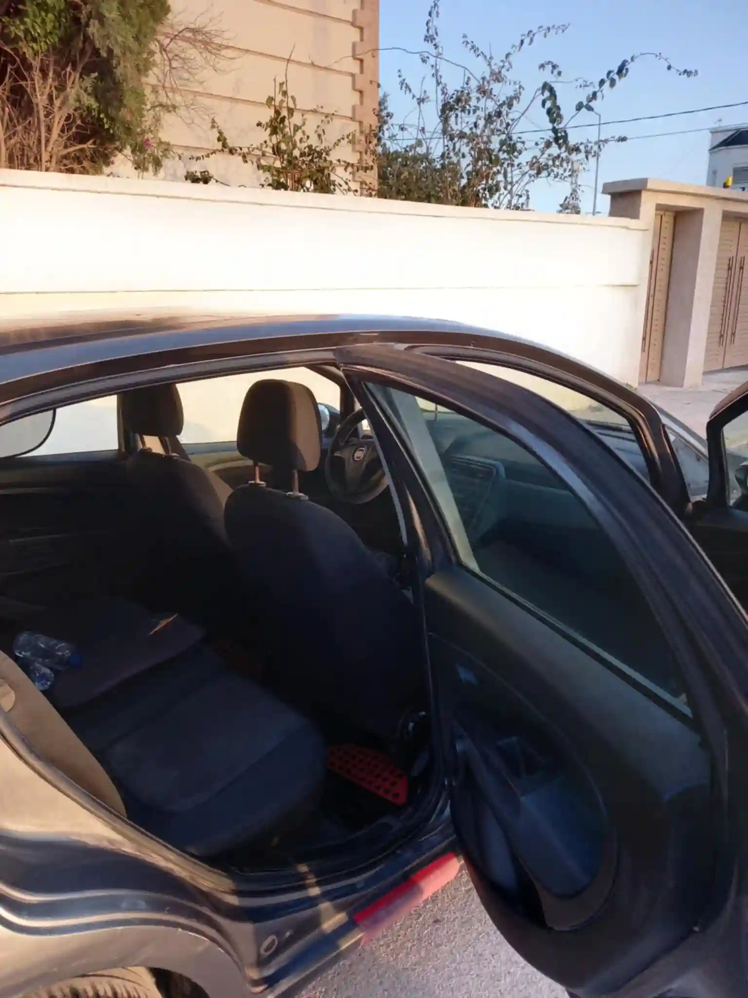 Voiture Tres Propre 98258430 à Rades - Vue 1