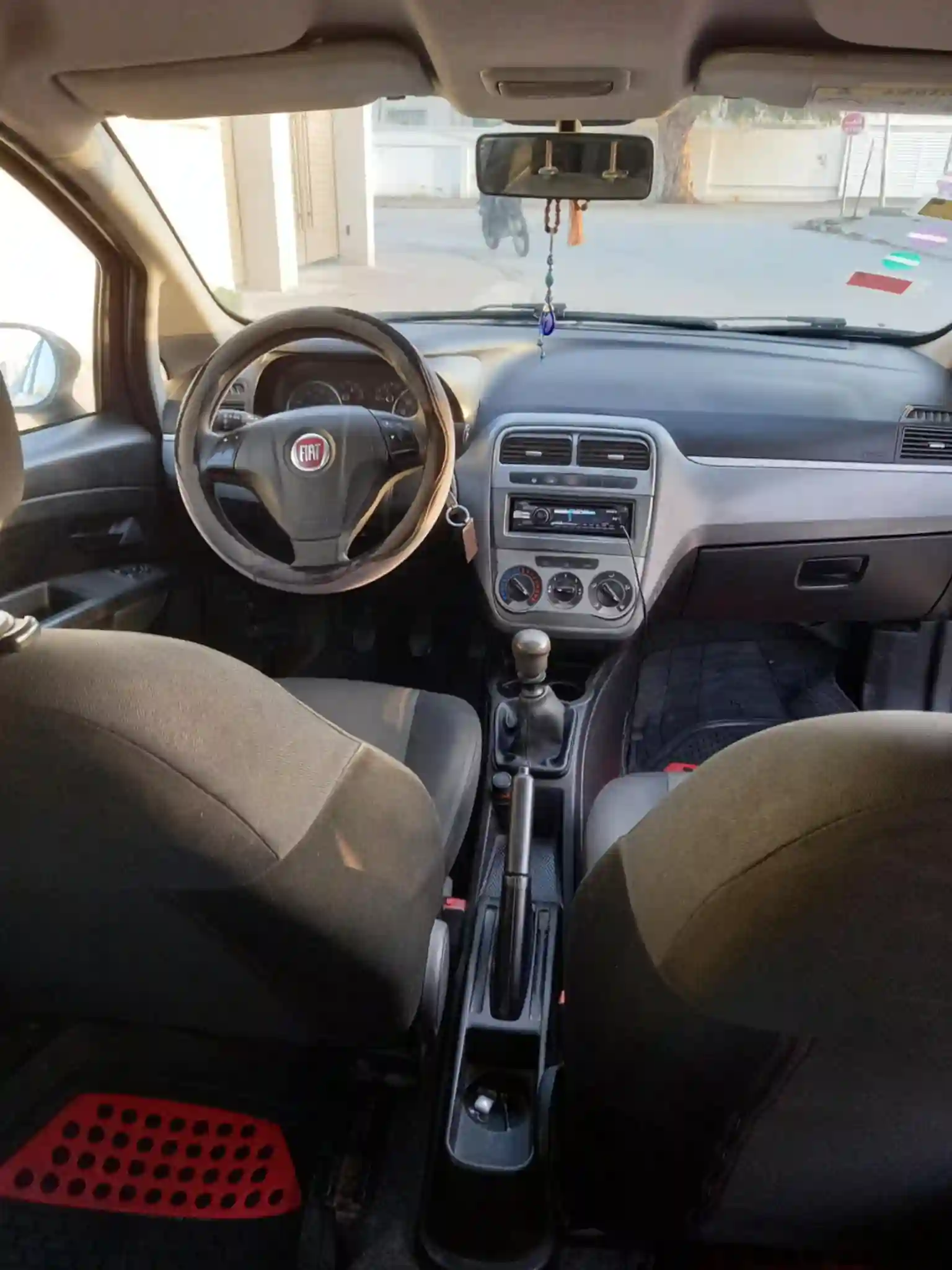 Voiture Tres Propre 98258430 à Rades - Vue 2