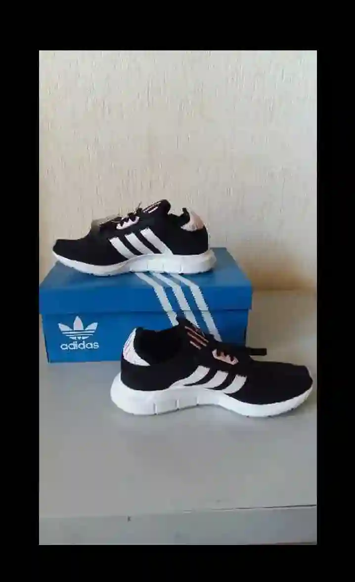 Basket Adidas - Vue 1