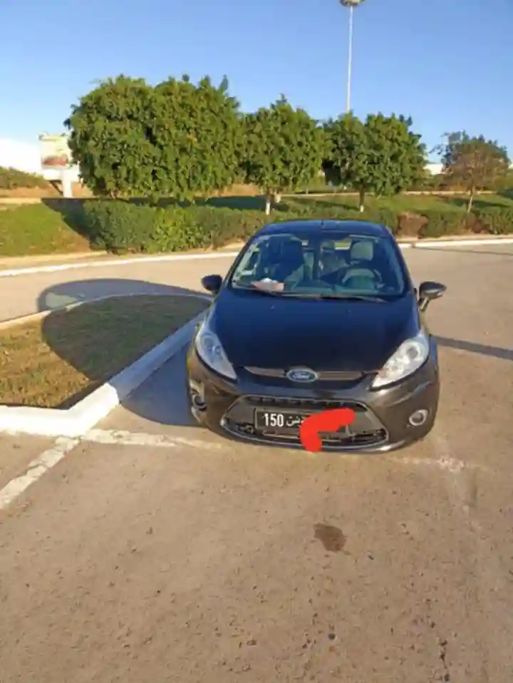 Ford Fiesta Titanium Noir de 2011 à Cite Bougatfa - Vue 1