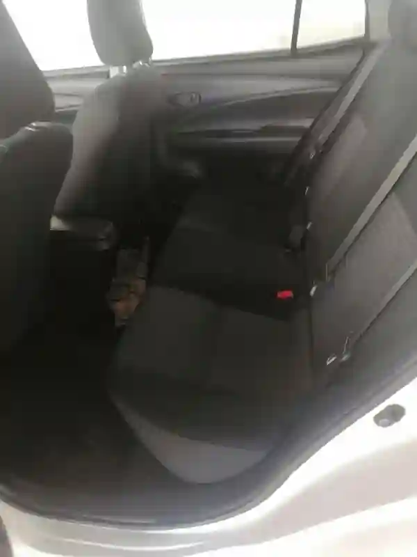 Toyota Yaris Essence 2021 - Vue 2