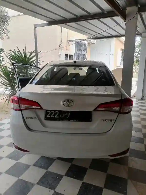 Toyota Yaris Essence 2021 - Vue 3