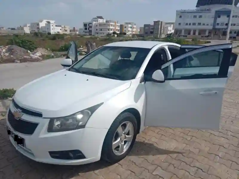 Chevrolet Cruze Essence 2012 - Vue 3