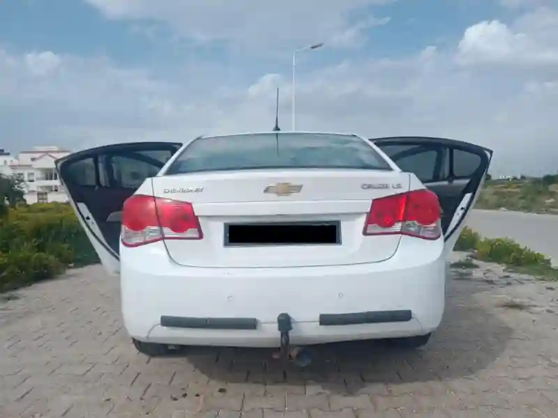 Chevrolet Cruze Essence 2012 - Vue 4