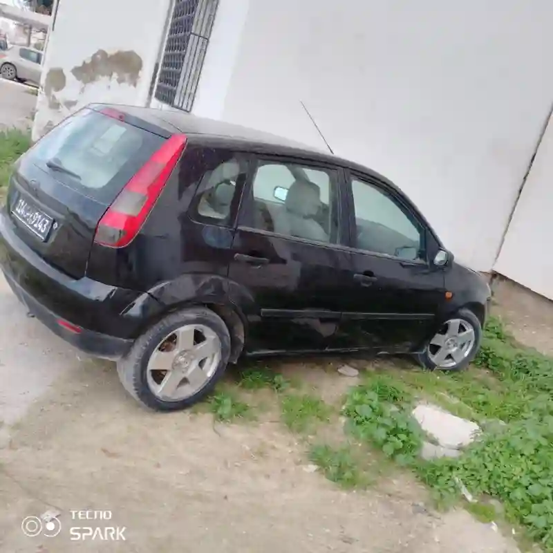 Ford Fiesta Essence 2004 - Vue 1
