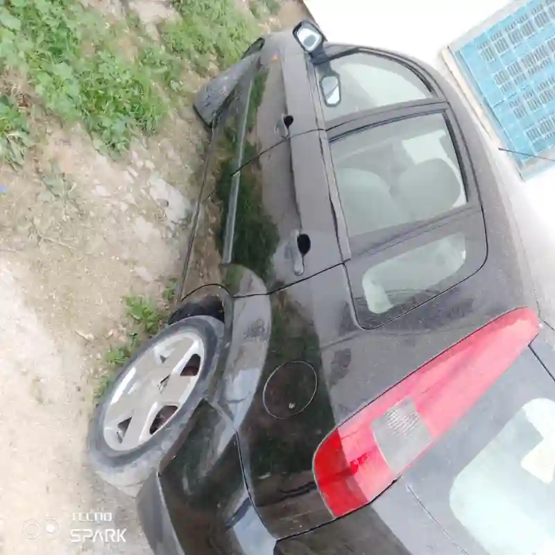 Ford Fiesta Essence 2004 - Vue 2