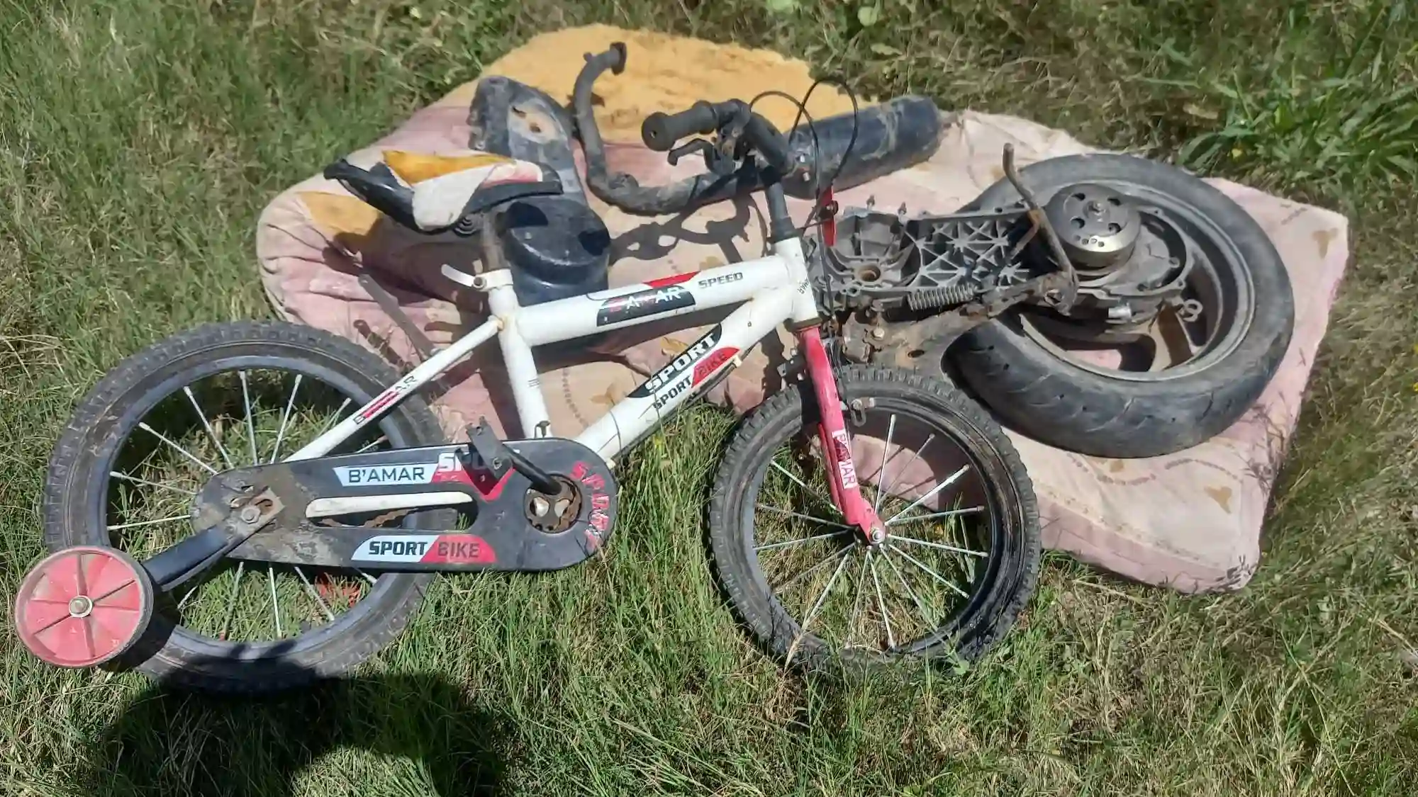 3 Scooter et Velo en Panne à Vendre Chila Bila0