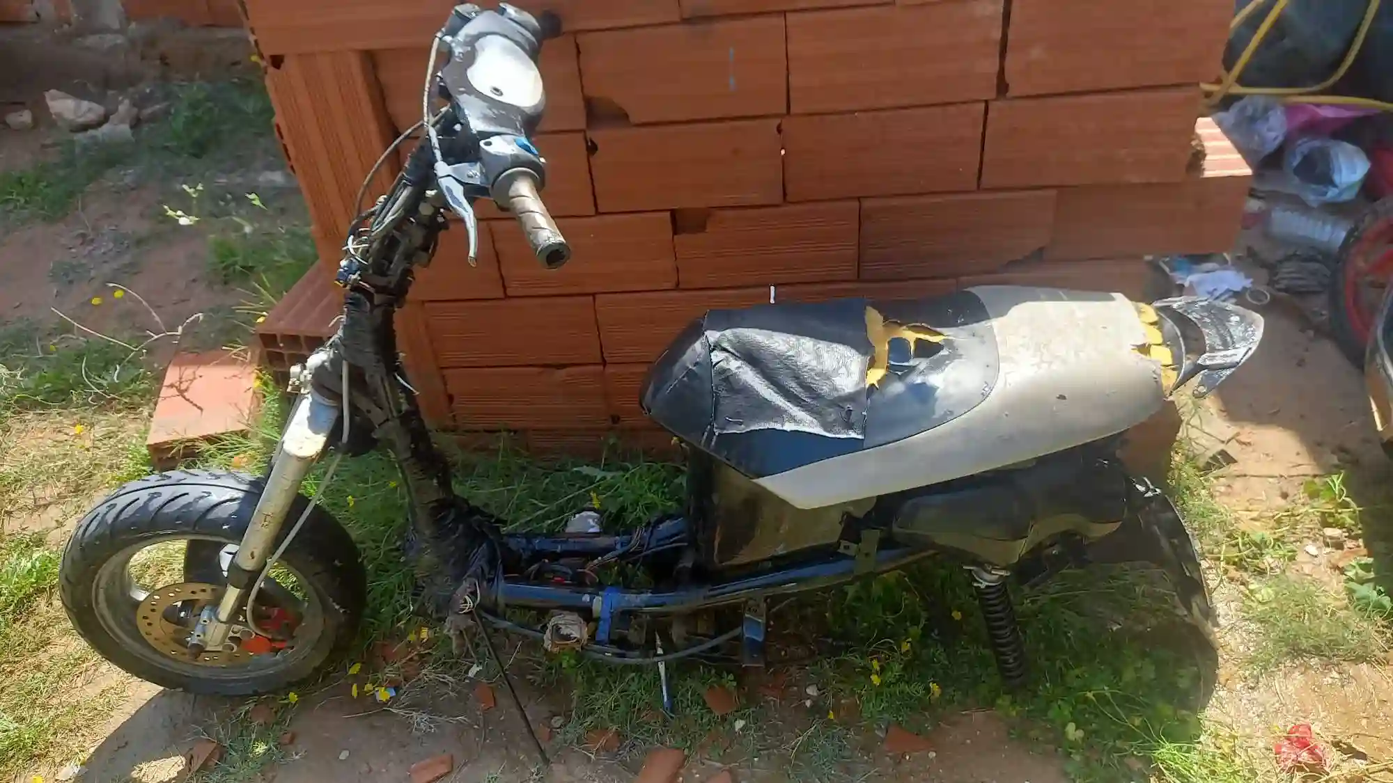 3 Scooter et Velo en Panne à Vendre Chila Bila - Vue 3