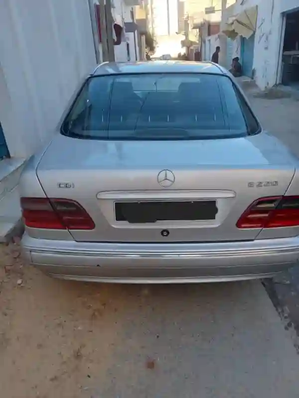 Mercedes Classe E Diesel 2000 - Vue 2