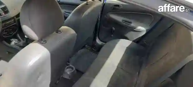 Voiture Peugeot 206 Plus - Vue 3