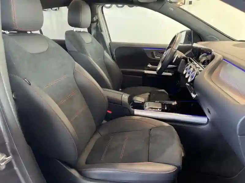 Mercedes Benz eqa 250 amg Line 2022 à Cite Hedi Nouira - Vue 1