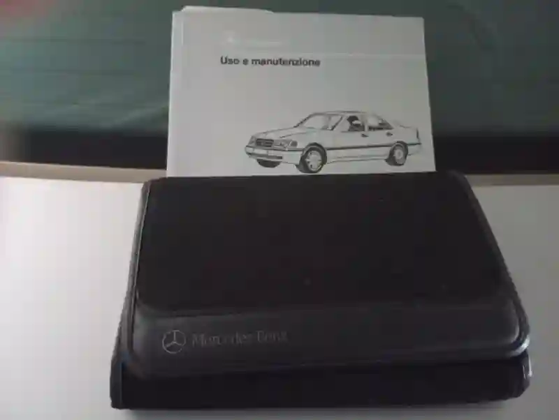 Mercedes Classe C Essence 1994 - Vue 4