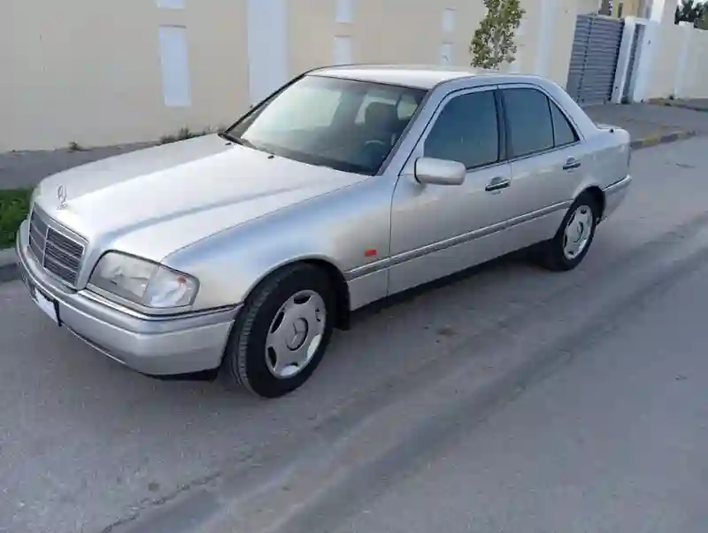 Mercedes Classe C Essence 1994 - Vue 6