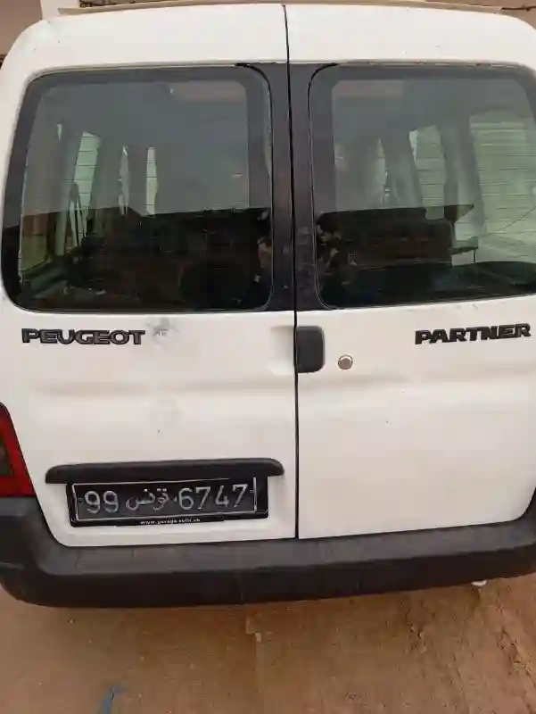 Peugeot Partner Essence 2000 - Vue 3