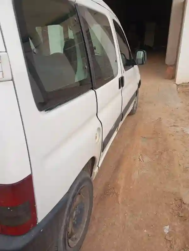 Peugeot Partner Essence 2000 - Vue 7