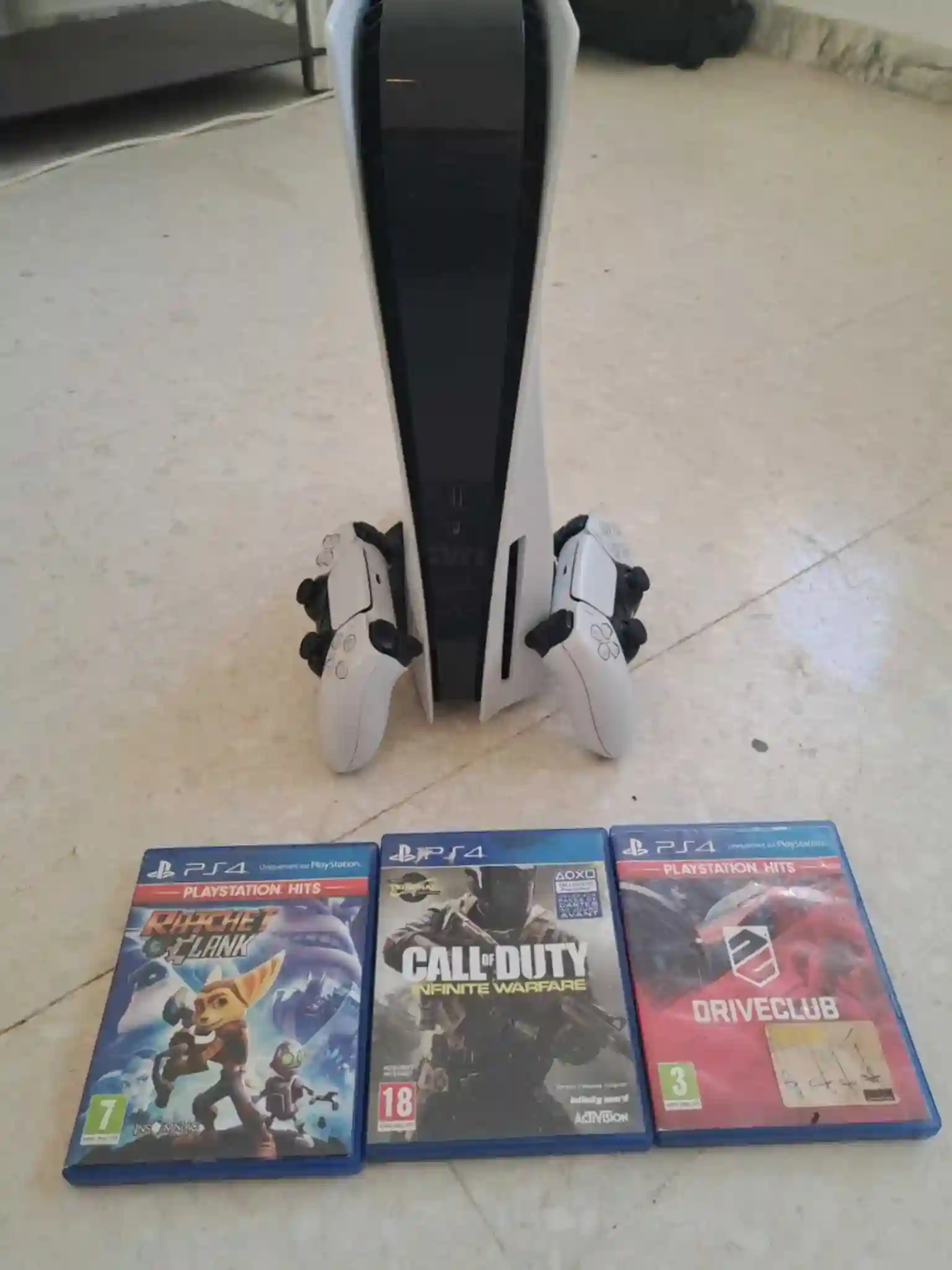 ps5 Très Peut Utiliser Version Disque - Vue 1