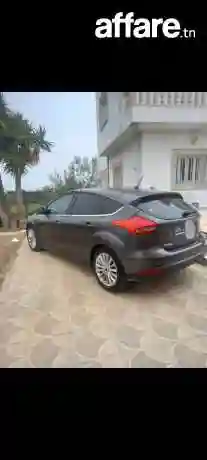 Ford Focus Titanium 1ère Main - Vue 4