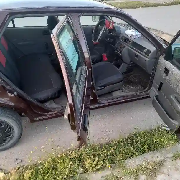 Ford Fiesta Moteur Noire Excellente Etat à Le Bardo - Vue 2