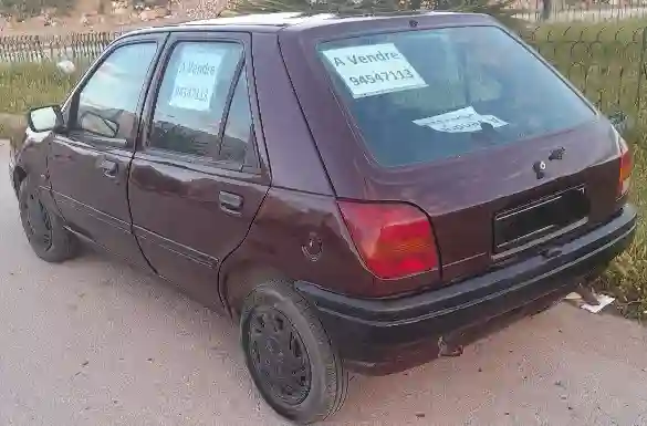 Ford Fiesta Moteur Noire Excellente Etat à Le Bardo - Vue 3
