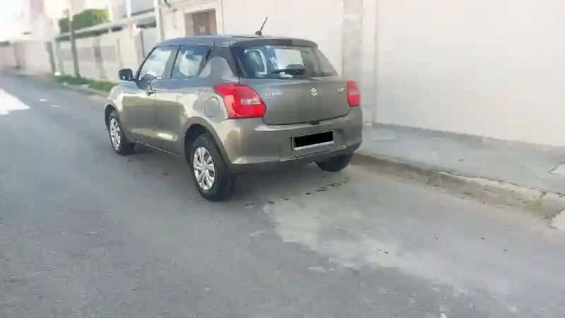 Suzuki Swift Essence 2021excellent Etat Premiere Main - Vue 1