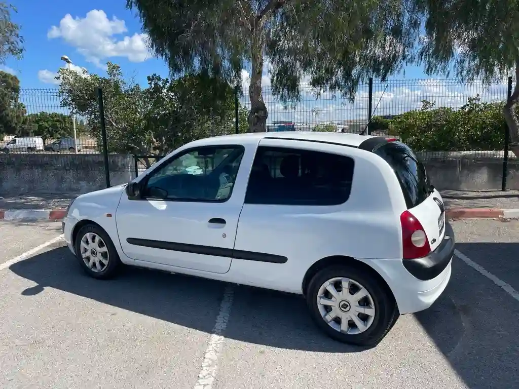 Renault Clio Bombè Dci 🇫🇷🇫🇷 - Vue 3