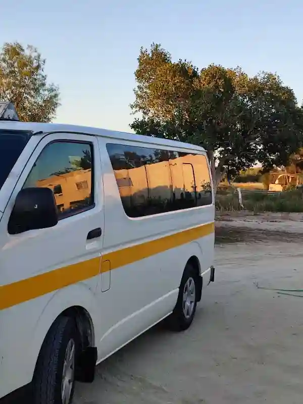 Toyota Hi Ace Diesel 2020 - Vue 4