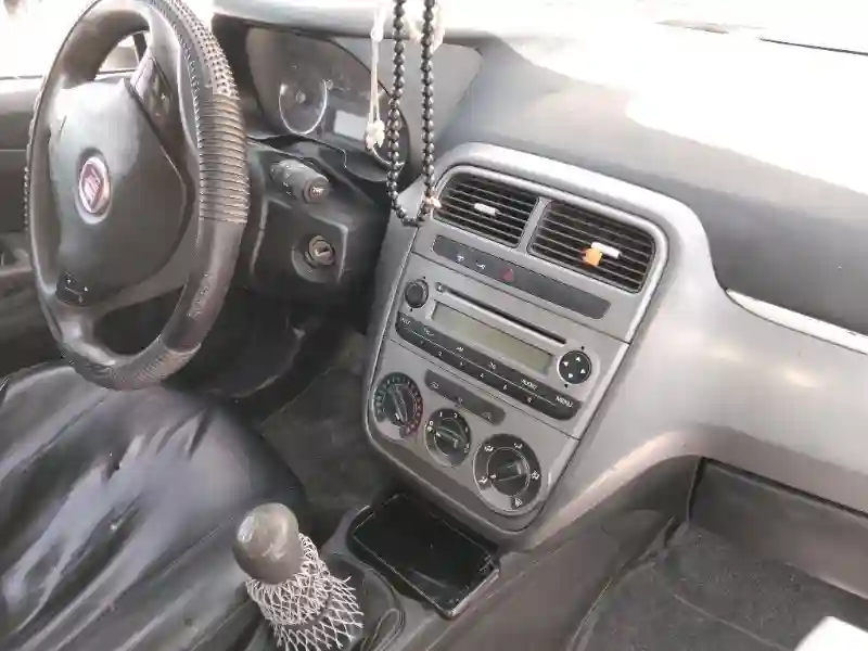 Fiat Grande Punto Essence 2013 - Vue 2