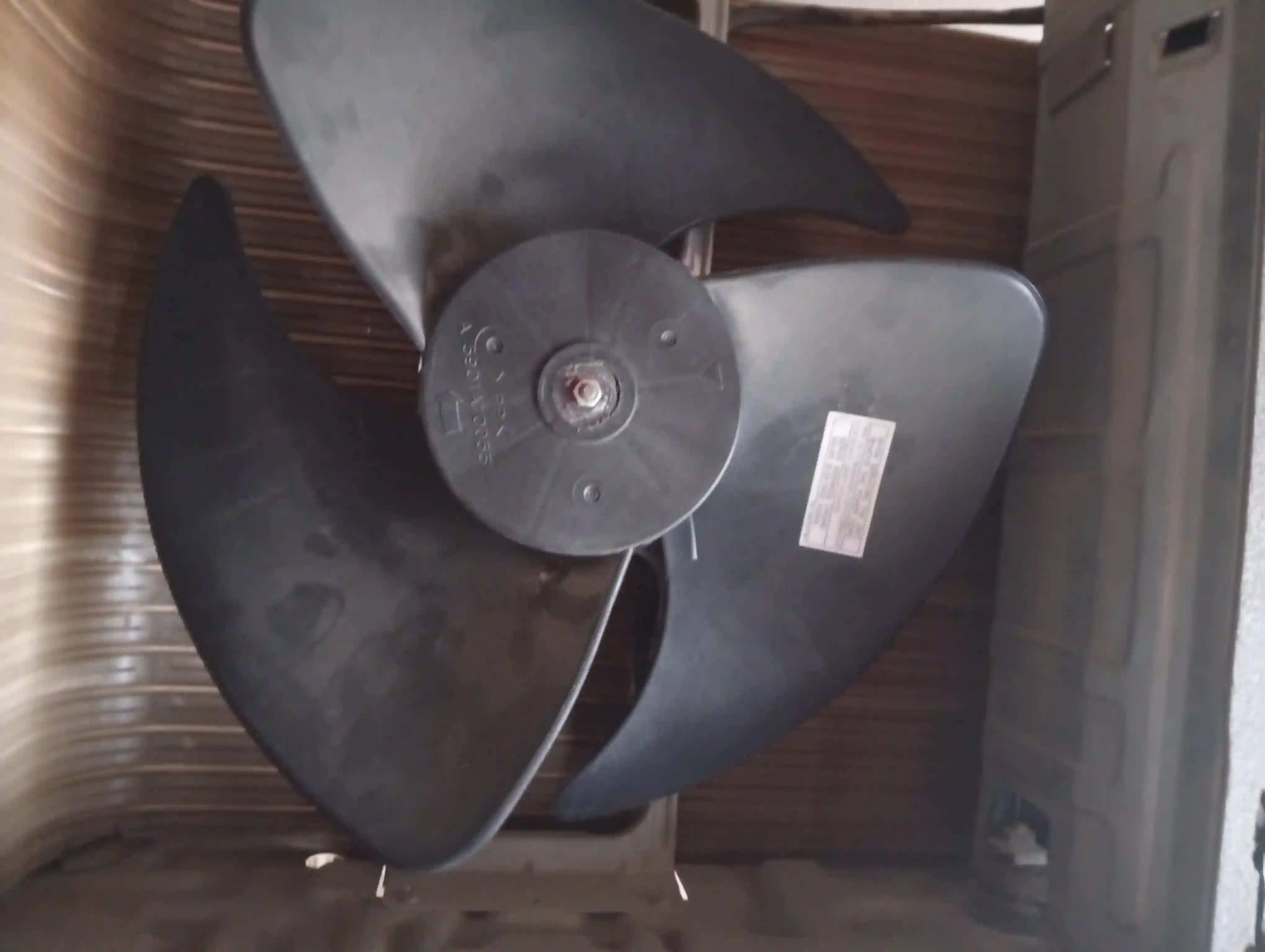 Climatiseur lg 12000 c f bon Occasion à Ezzouhour (tunis) - Vue 1