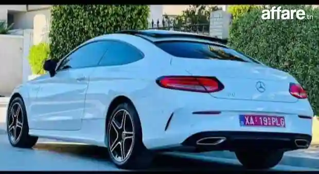 Mercedes Class C180 AMG Coupe - Vue 4