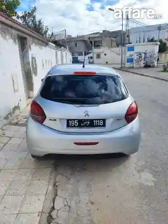 Peugeot 208 - Vue 2