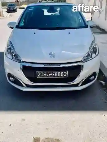 Peugeot 208 Édition Roland Garros - Vue 1