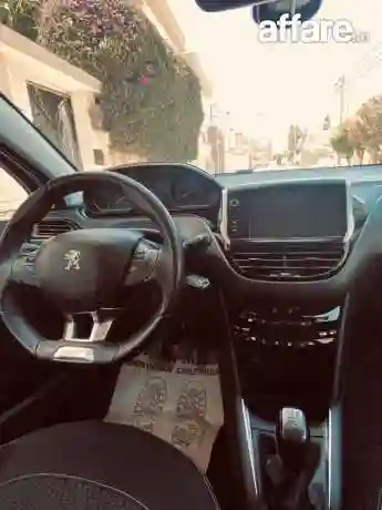 Peugeot 208 Édition Roland Garros - Vue 2