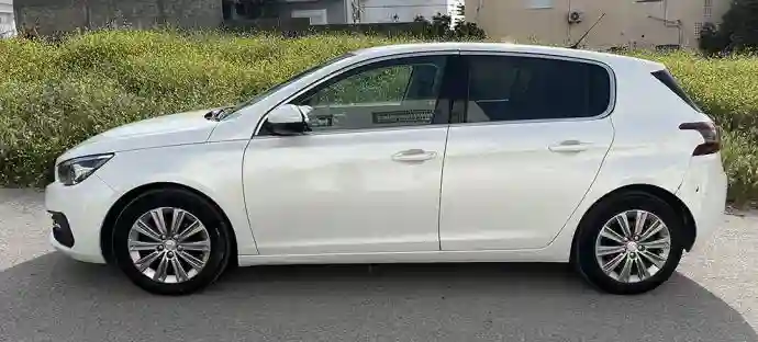 Peugeot 308 - Vue 2