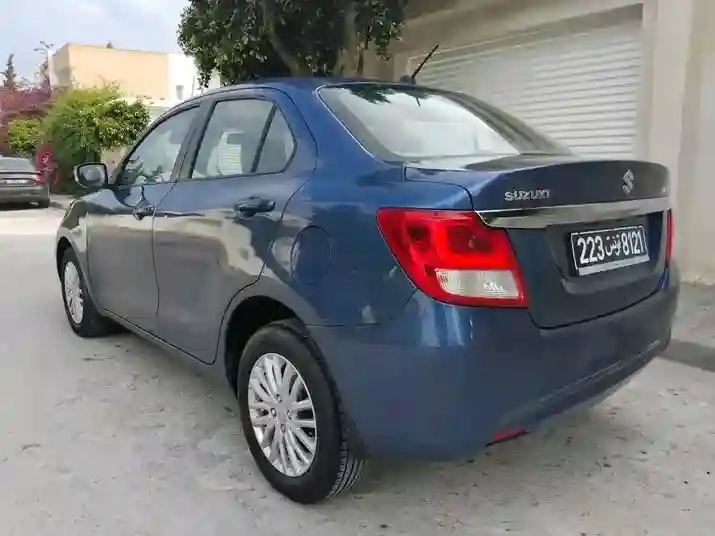 Suzuki Dzire Première Main EN Excellent État - Vue 5