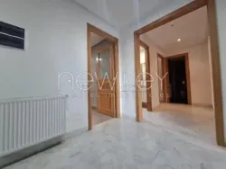 Un Appartement S3 à Louer Près du Parc à La Soukra