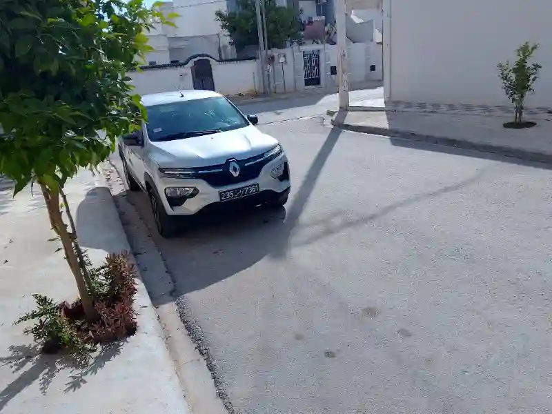 Renault Autres Essence 2023 - Vue 2