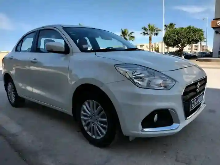 Suzuki Dzire GL EN État Neuf - Vue 2