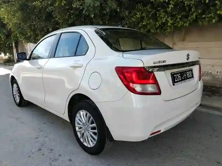 Suzuki Dzire GL EN État Neuf - Vue 5
