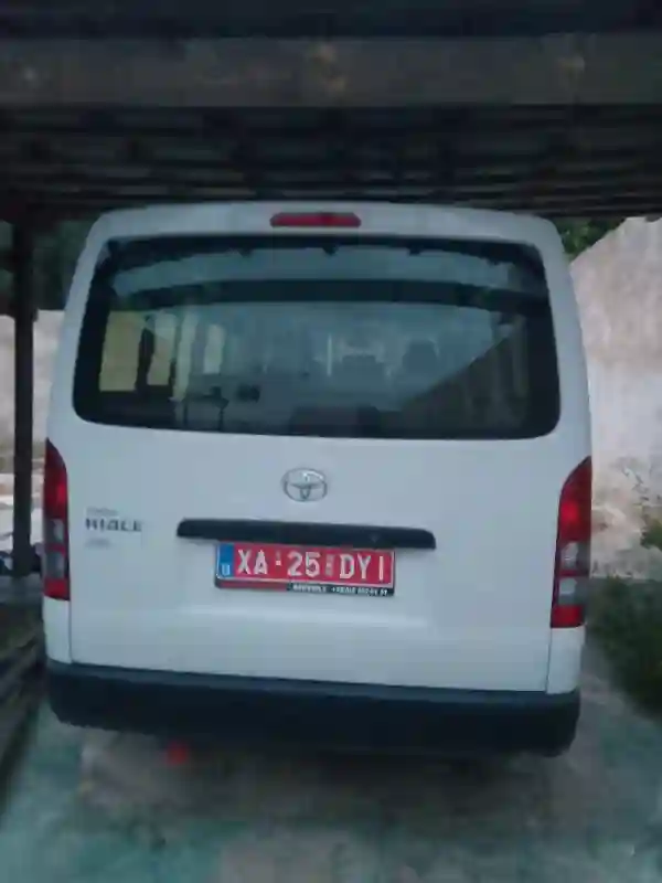 Toyota Hi Ace Diesel 2025 - Vue 3