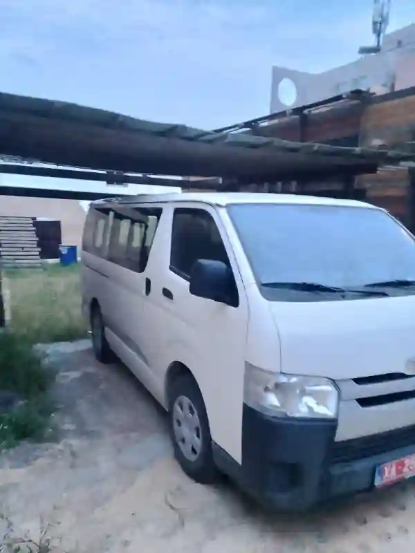 Toyota Hi Ace Diesel 2025 - Vue 4