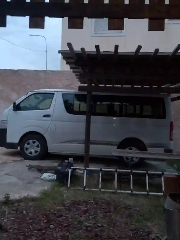 Toyota Hi Ace Diesel 2025 - Vue 5