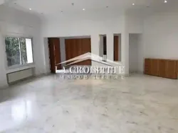 Villa s+5 à ain Zaghouan Nord Pour un Usage Bureautique Mbl0516