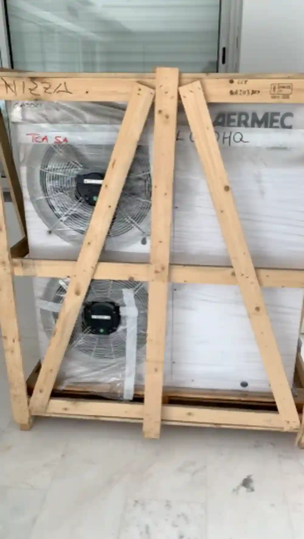 Pompe à Chaleur Réversible Aermec à Hammamet - Vue 2