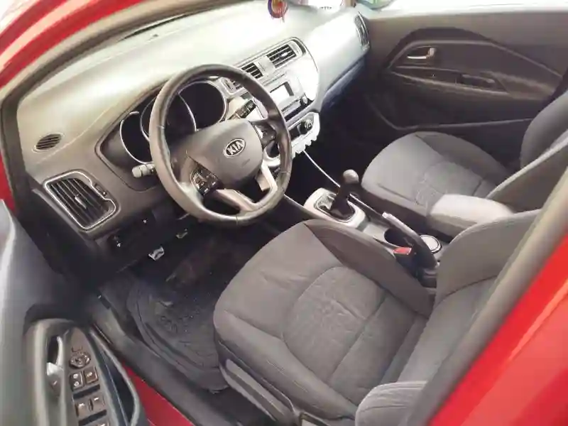 Kia RIO Essence 2017 - Vue 2