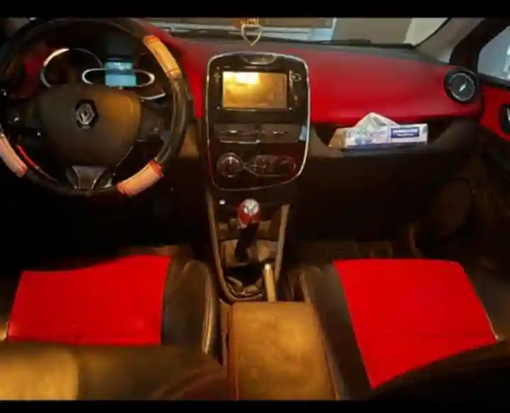 Renault Clio Essence 2013 - Vue 2
