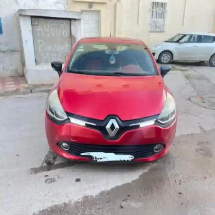 Renault Clio Essence 2013 - Vue 3