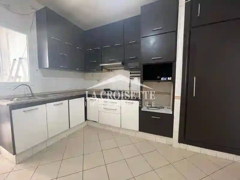Appartement s+4 à ain Zaghouan el Wahat Mav16460