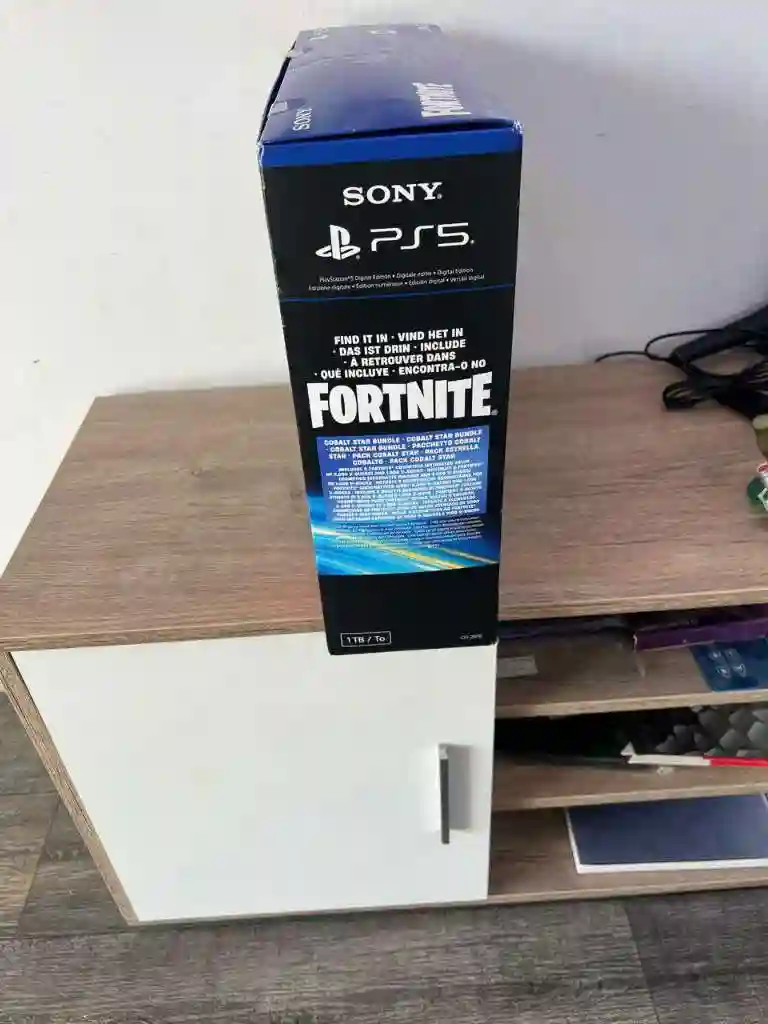 Playstation 5 Slim Digital Cacheté - Vue 1
