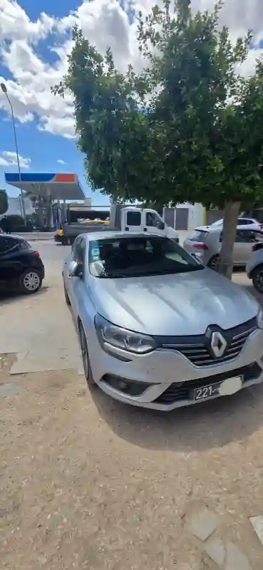 Renault Megane Essence 2021 - Vue 1